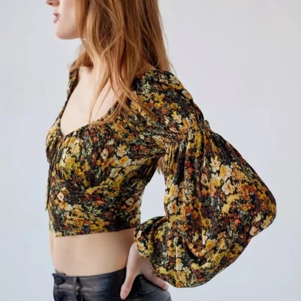 Urban Outfitters Elowen Puff Sleeve Blouse - Picture 3 of 4